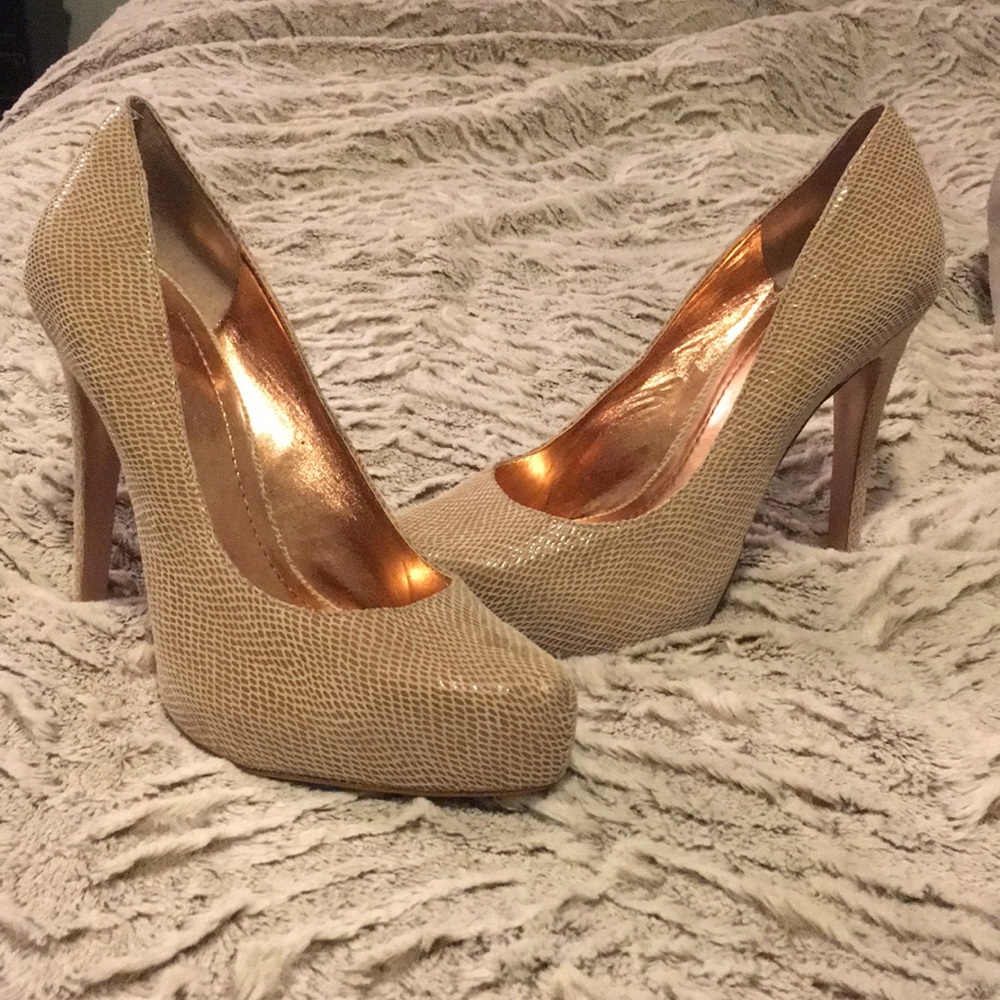 Never worn BCBG Generation Parade high heels